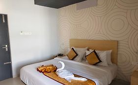 Treebo Skyry Residency